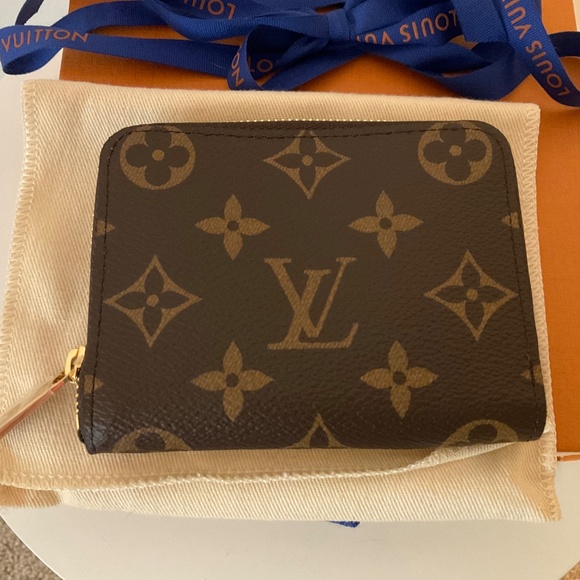 Louis Vuitton Zippy Wallet, NWT - Picture 2 of 7